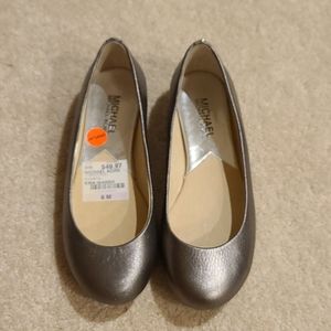 Michael Kors Venus Flat Size 6